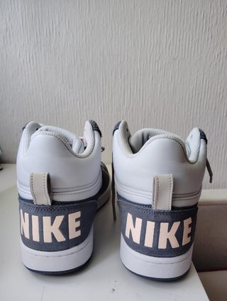 Zapatillas Nike - Gris y Blanco