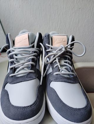 Zapatillas Nike - Gris y Blanco