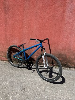 Bicicleta Dirt Jump specialized