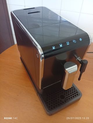 Cafetera saeco - Máquina super automática compacta