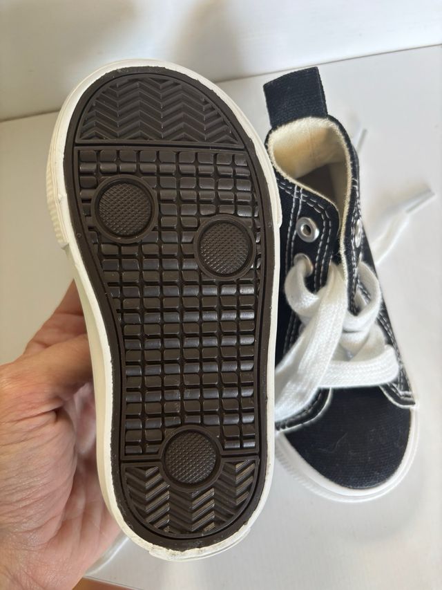 Zapatillas Converse bebé talla 21