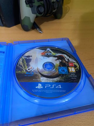 PS4 Slim 500GB + mando + 1 juego
