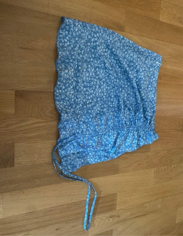 Mini falda azul estampada