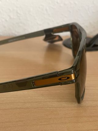 Gafas Oakley - Gris y Marrón