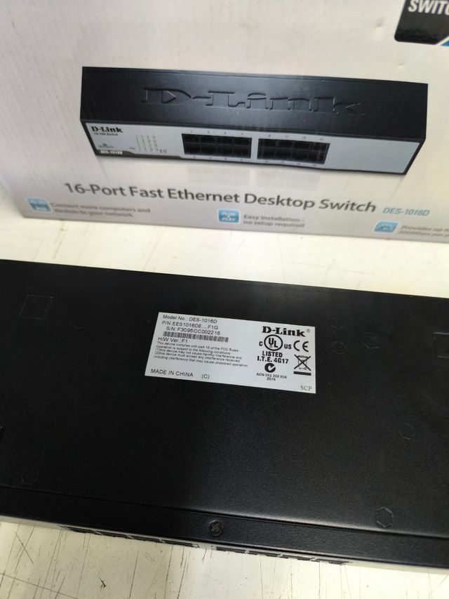 Switch D-Link DES-1016D 16 puertos