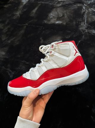 Zapatillas Jordan 11 Retro Cherry 42