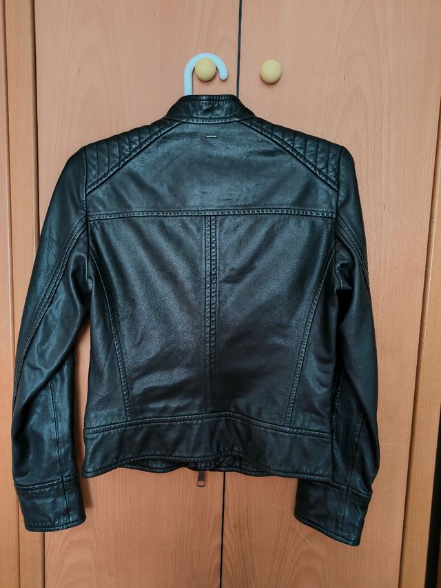Chaqueta cuero Hugo Boss negra mujer 36