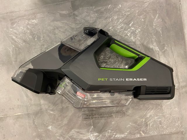 Aspirador/limpiador de tapicerías portatil