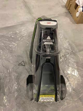 Aspirador/limpiador de tapicerías portatil