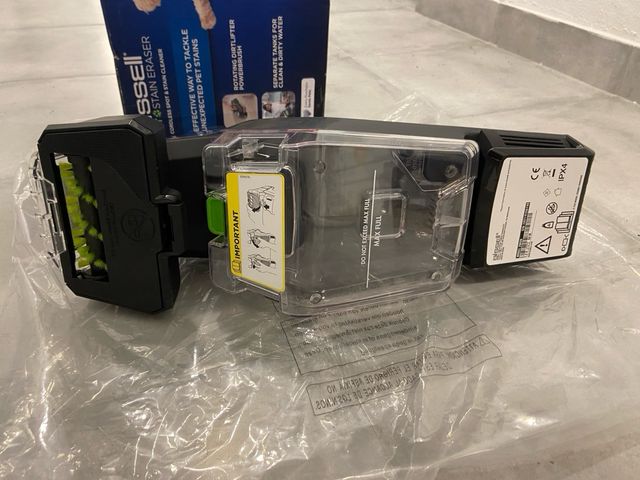 Aspirador/limpiador de tapicerías portatil