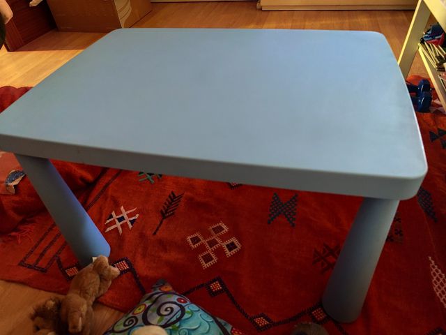 Mesa infantil IKEA azul