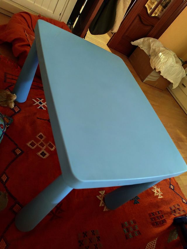 Mesa infantil IKEA azul
