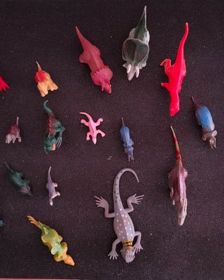 25 Dinosauri Giocattolo