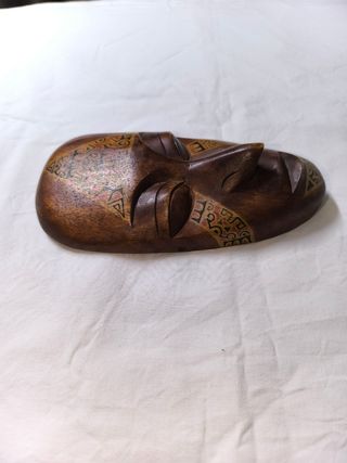 Máscara étnica decorativa