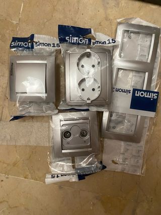 Interruptor Simon 15 - plateado