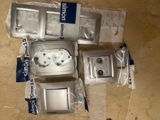 Interruptor Simon 15 - plateado