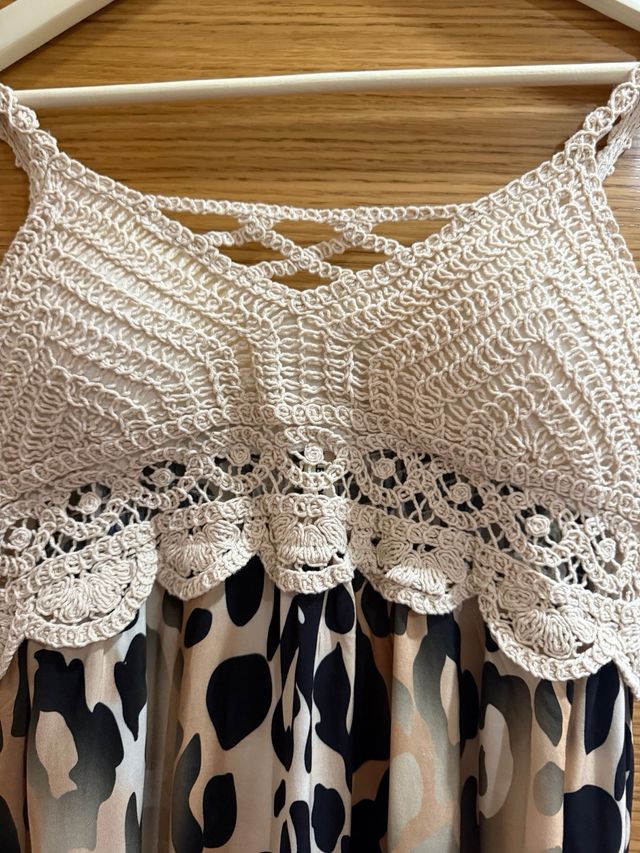 Abito all'uncinetto beige-marrone