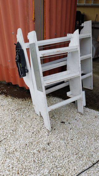 Estanterías blancas para furgoneta