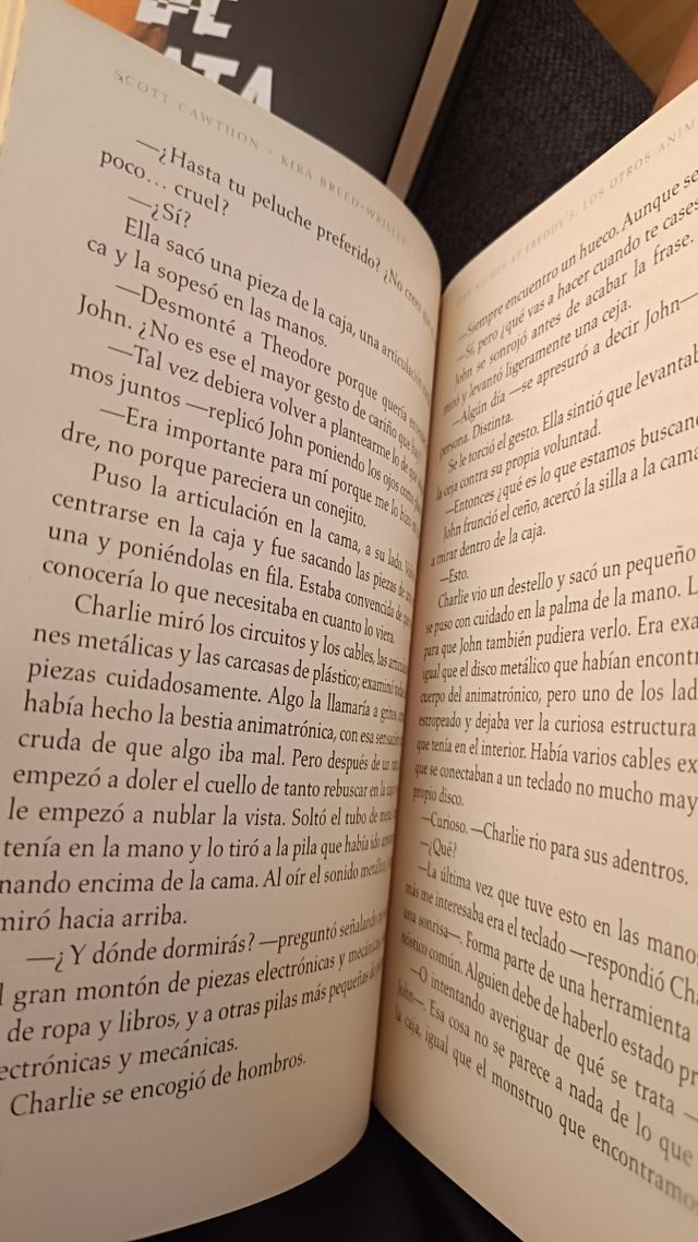 Five Nights at Freddy's. Los Otros Animatrónicos