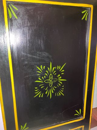 Armario pintado a mano