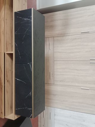 Mueble modular negro y marrón