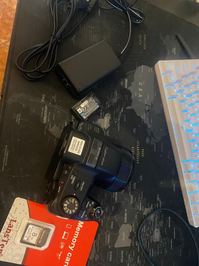 Sony Cyber-shot DSC-HX200V - Camera