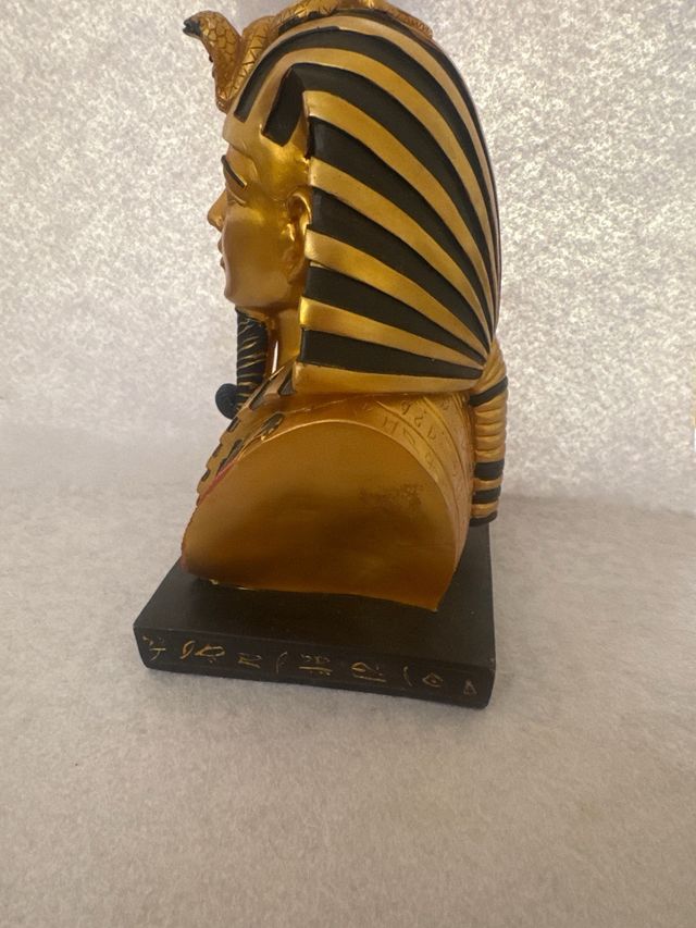 Busto del faraone egiziano - Figura