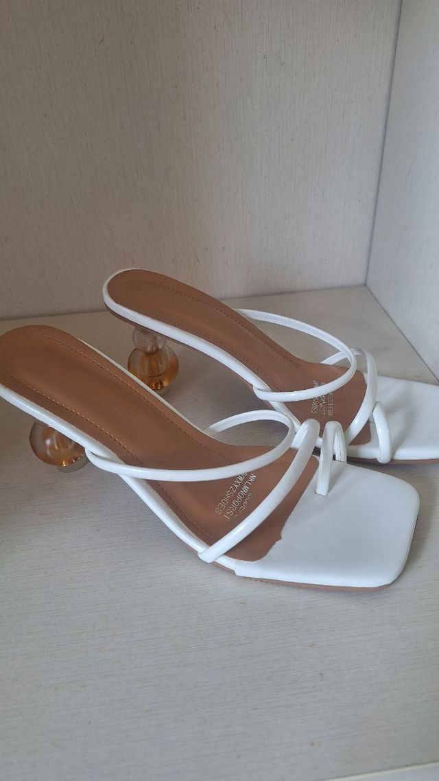 Sandali gioiello bianchi, tacco 35