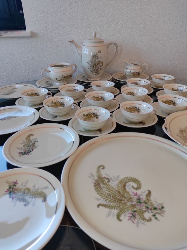 Servizio da tè in porcellana Limoges - 42 pezzi