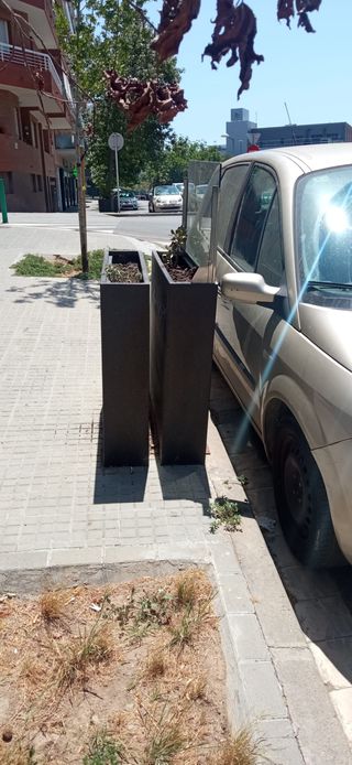 1 jardinera metálica para terraza