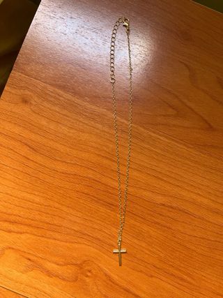 Collar Cruz Oro - Cadena fina