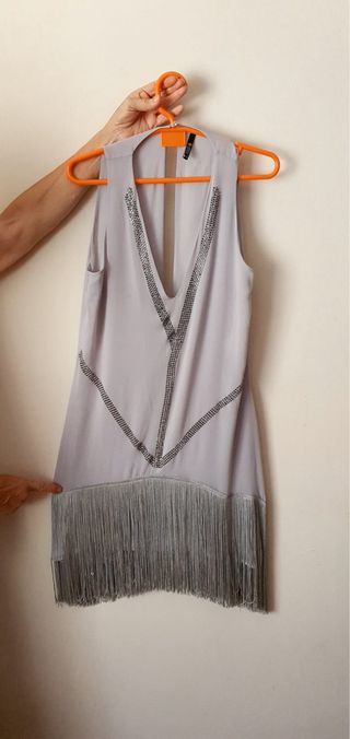 Vestido flecos plata Talla M