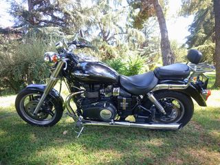 Triumph Speedmaster 900 (2008) 3500€