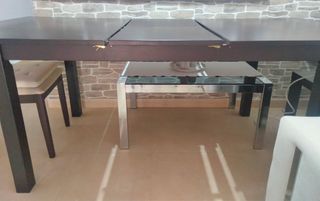 Mesa extensible + 4 sillas madera 150 a 190 cm