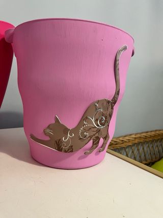 3 Jarrones plásticos decorativos - Gatos