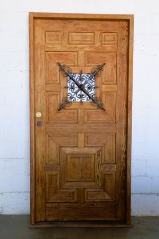 Puerta acorazada con ventana