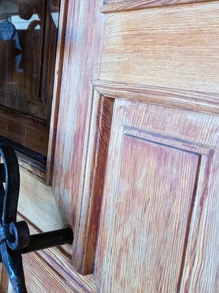 Puerta acorazada con ventana