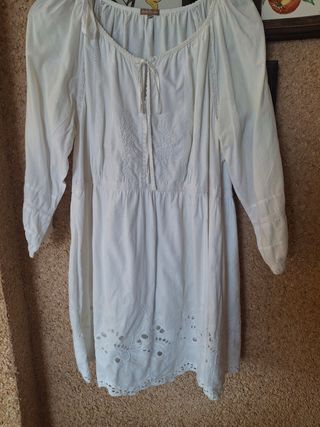 Vestido blanca bordada estilo ibicenco