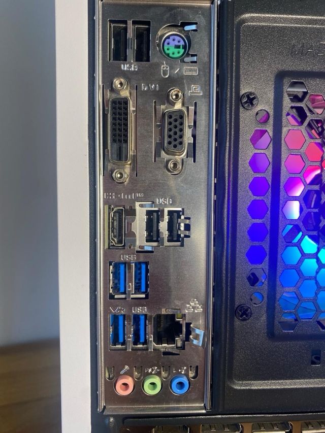 PC Gamer Ryzen 5 /RX 580/16GB RAM/1TB SSD