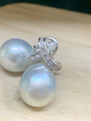 Pendientes perlas australianas con oro y brillante