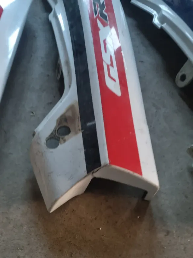 CACHA DERECHA GSXR 750 1100.