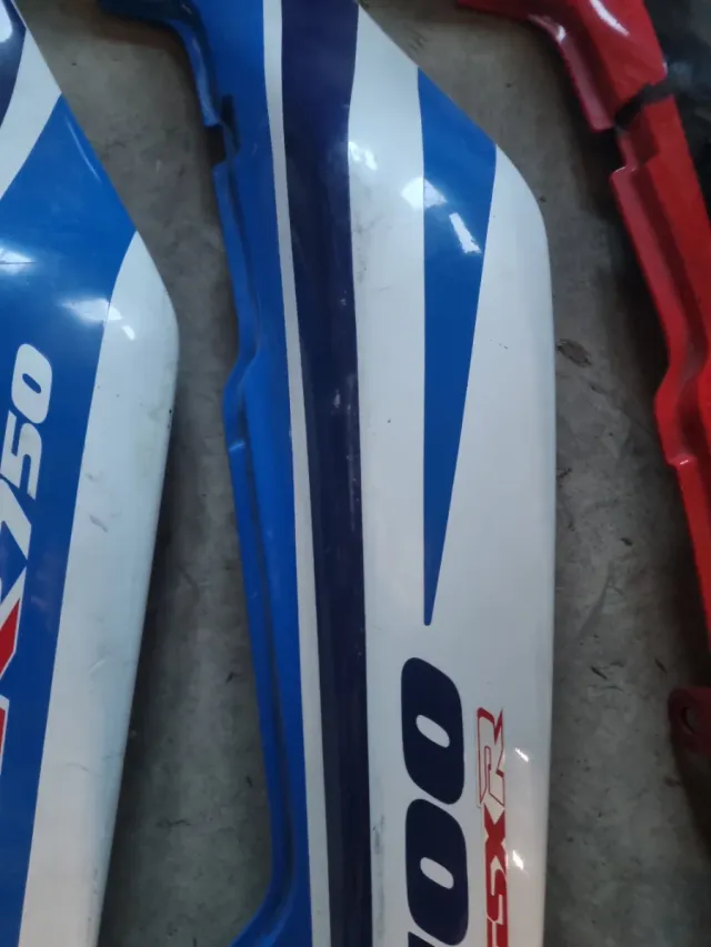 CACHA DERECHA GSXR 750 1100.