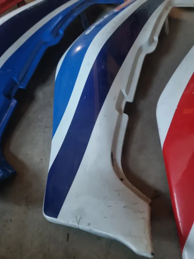 CACHA DERECHA GSXR 750 1100.