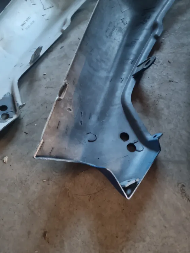 CACHA DERECHA GSXR 750 1100.