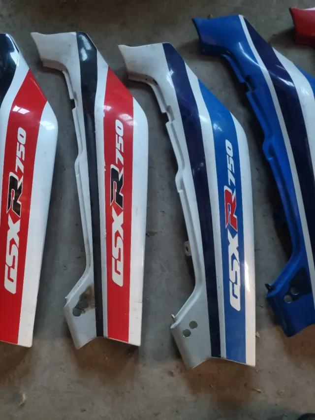 CACHA DERECHA GSXR 750 1100.