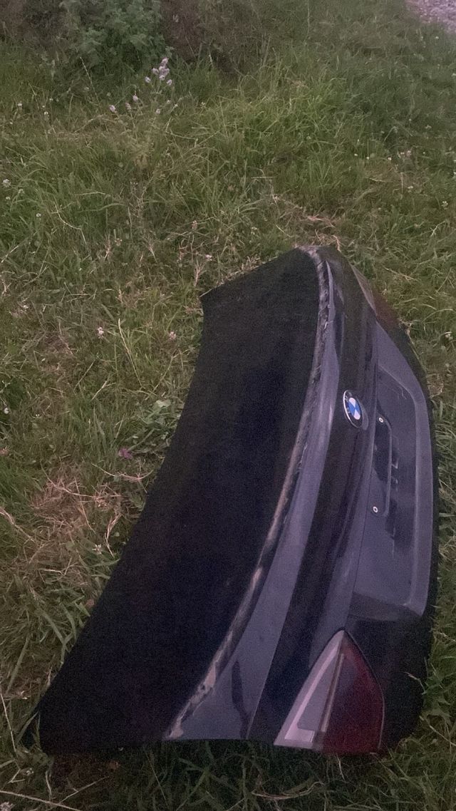 Portón/tapa maletero trasero BMW e90 pre LCI