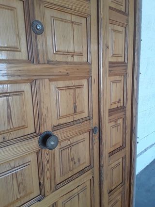 Puerta madera con lateral fijo