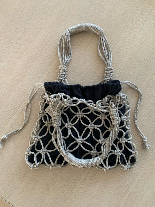 Bolso macramé hecho a mano beige y negro