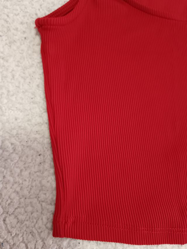 Top rojo talla S
