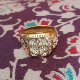 Anillo Sello cincelado Vintage chapado oro.